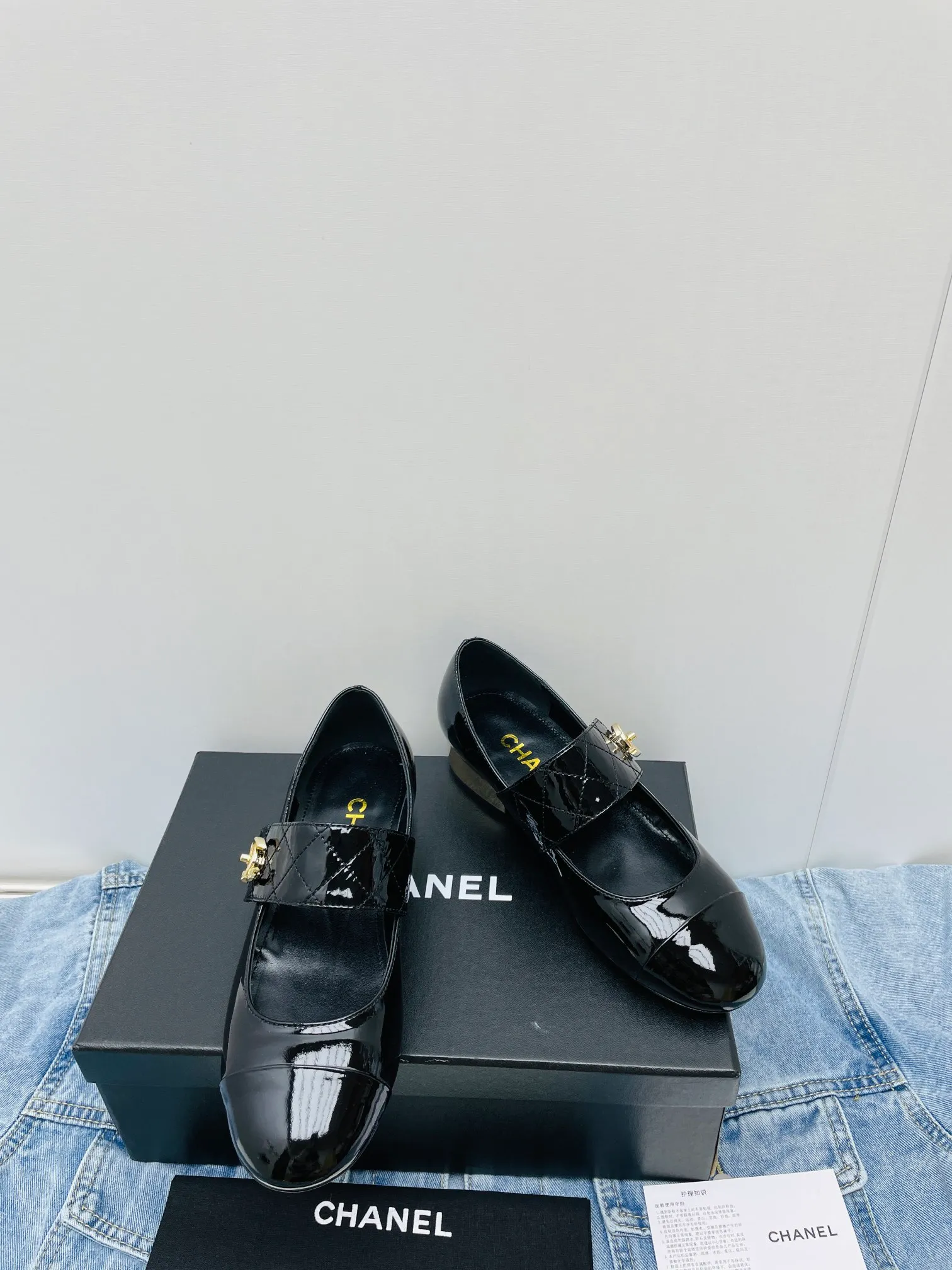 👟👟Ex-factory price 480👟👟 Hot new model CHANEl 2023s Chanel classic rhombus Mary Jane shoes Celebrities Internet celebrities' favorite Xiaohongshu highly recommends this year's latest popular outfits A popular element you can't miss Personalized rust rhombus belt Elastic band and movable rotating metal buckle design suitable for any foot Soft lambskin lining Comfortable to wear and absorb sweat Fabric: Patent leather Lining: Sheepskin lining Outsole: Genuine leather outsole + electroplated heel Heel height: 3CM Code number: 35-40 (40 customized items are not returnable)